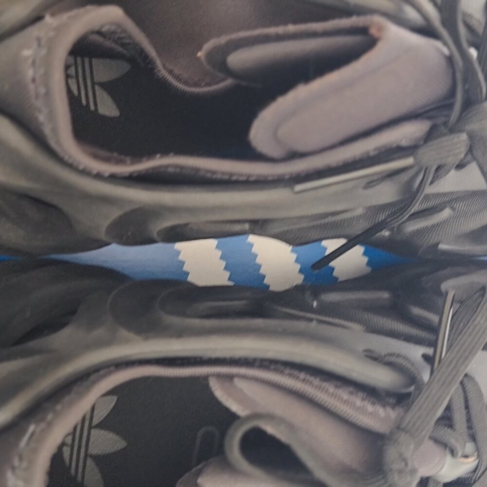 Addidas - Picture 2 of 6